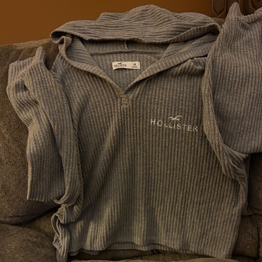Hollister Heather Gray Ribbed hooded Pullover